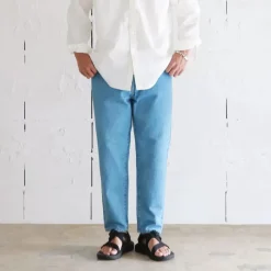 22001 Jean Loose Tapered Ice Blue