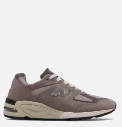 990 V2 Sneakers Grey